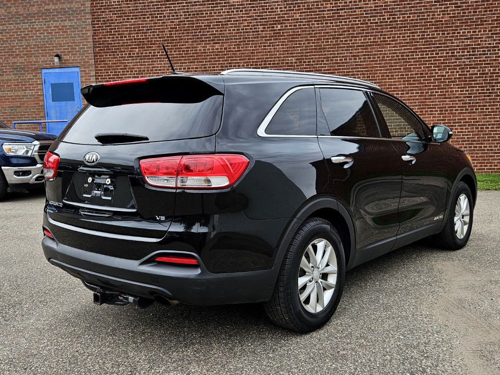 2016 Kia Sorento Image 2