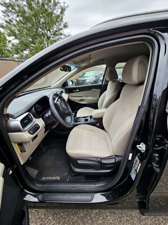 2016 Kia Sorento Image 8