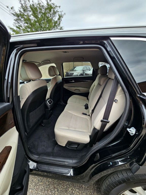 2016 Kia Sorento Image 9