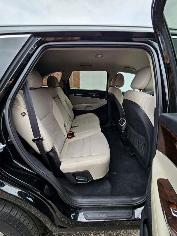 2016 Kia Sorento Image 11