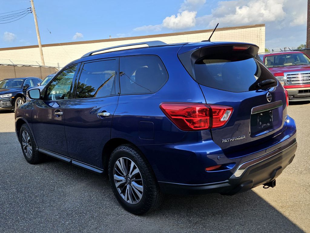 2018 Nissan Pathfinder Image 4