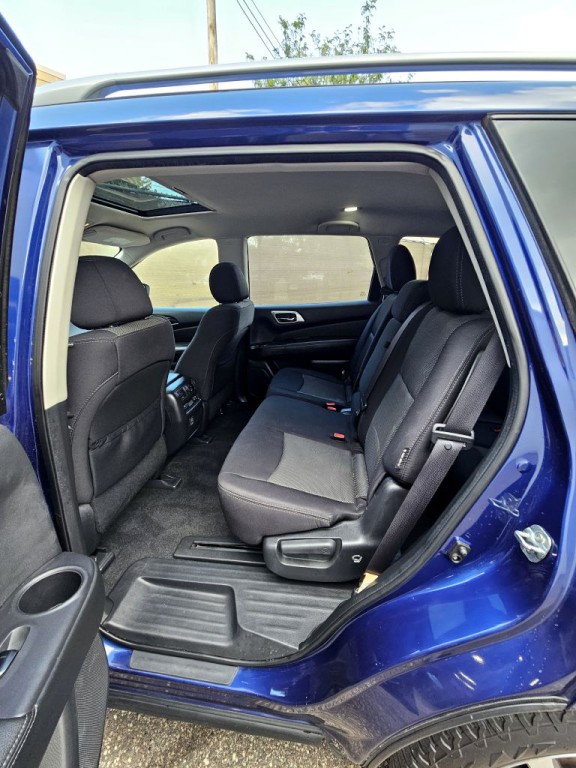 2018 Nissan Pathfinder Image 9