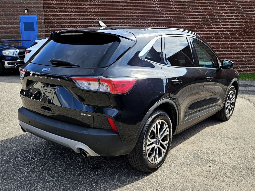 2021 Ford Escape Image 2