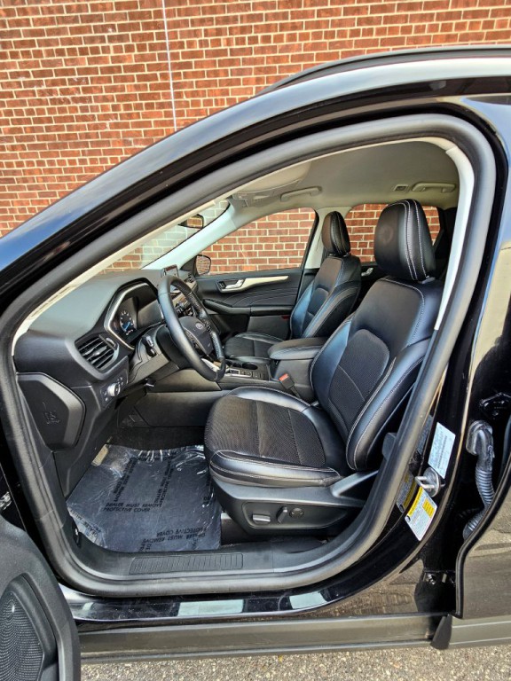 2021 Ford Escape Image 8
