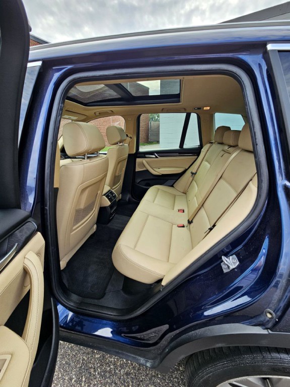 2017 BMW X3 Image 9