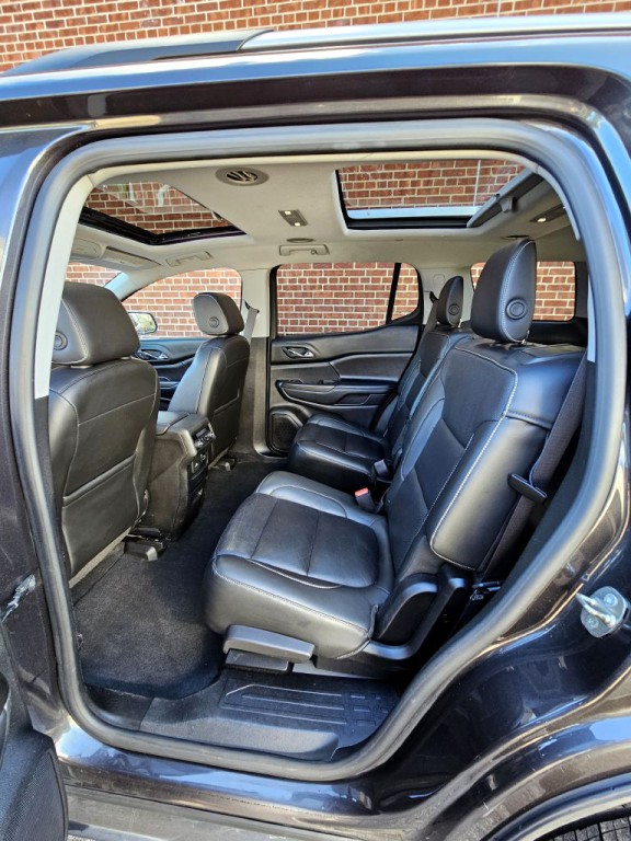 2017 GMC Acadia Image 9