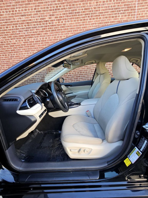 2021 Toyota Camry Image 8