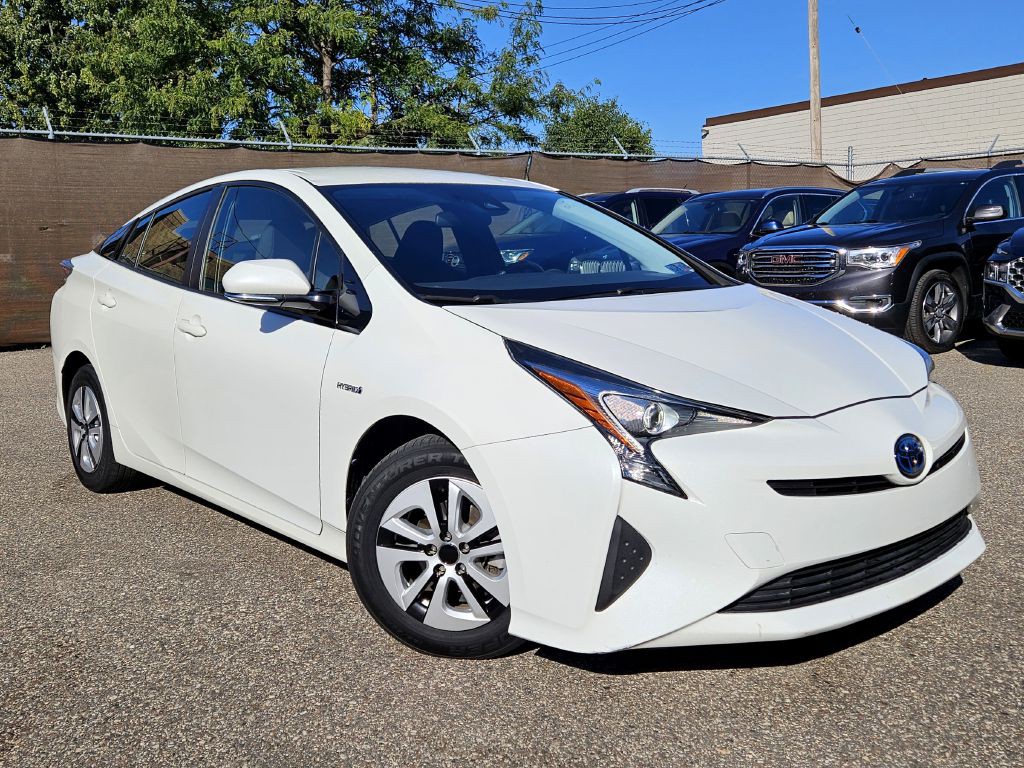 2017 Toyota Prius Image 1