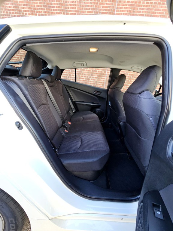 2017 Toyota Prius Image 11