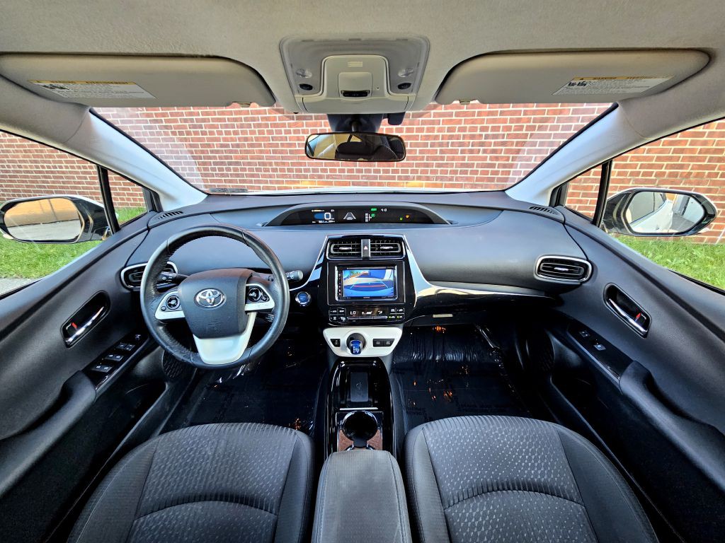 2017 Toyota Prius Image 13