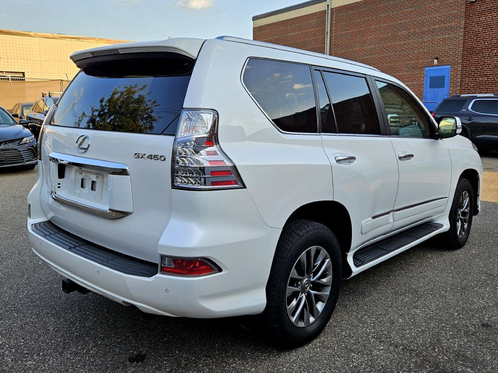 2015 Lexus GX Image 2