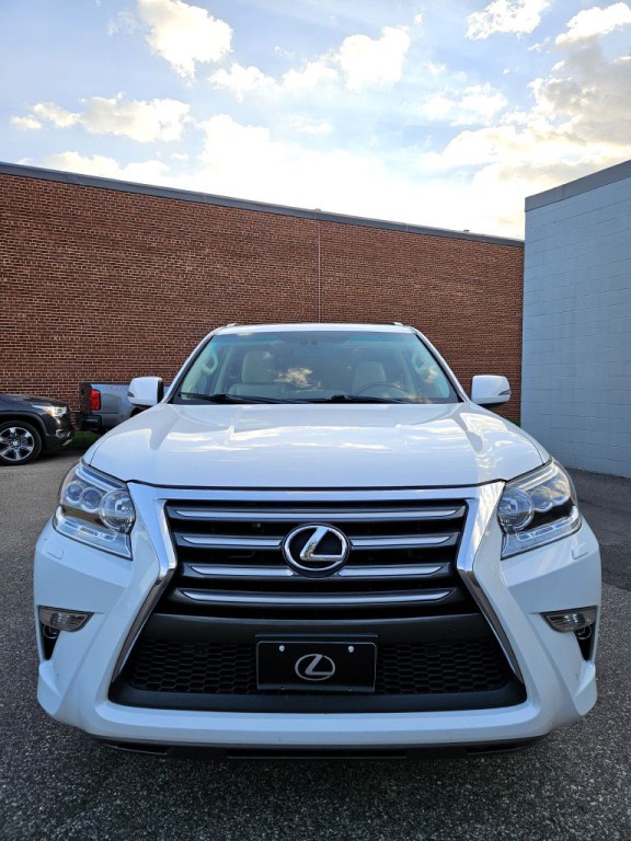 2015 Lexus GX Image 5