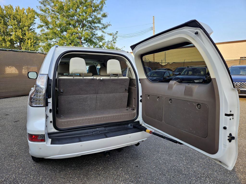 2015 Lexus GX Image 7