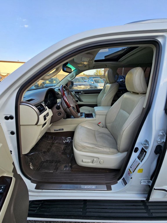 2015 Lexus GX Image 8