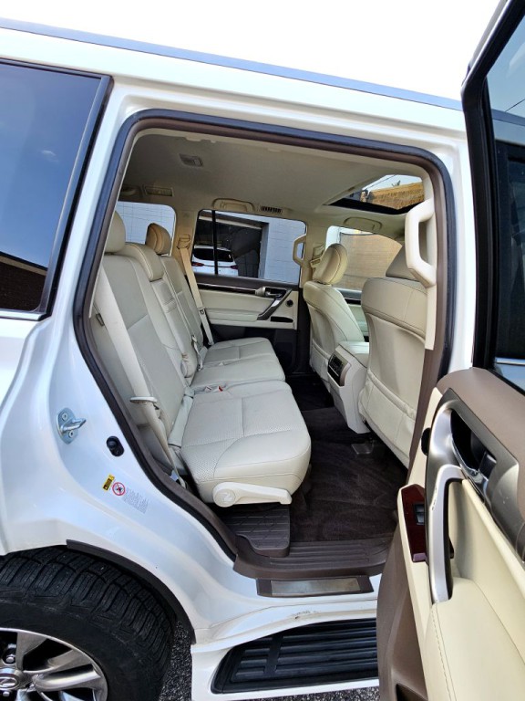 2015 Lexus GX Image 11