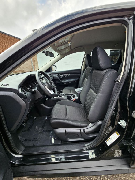 2017 Nissan Rogue Image 8
