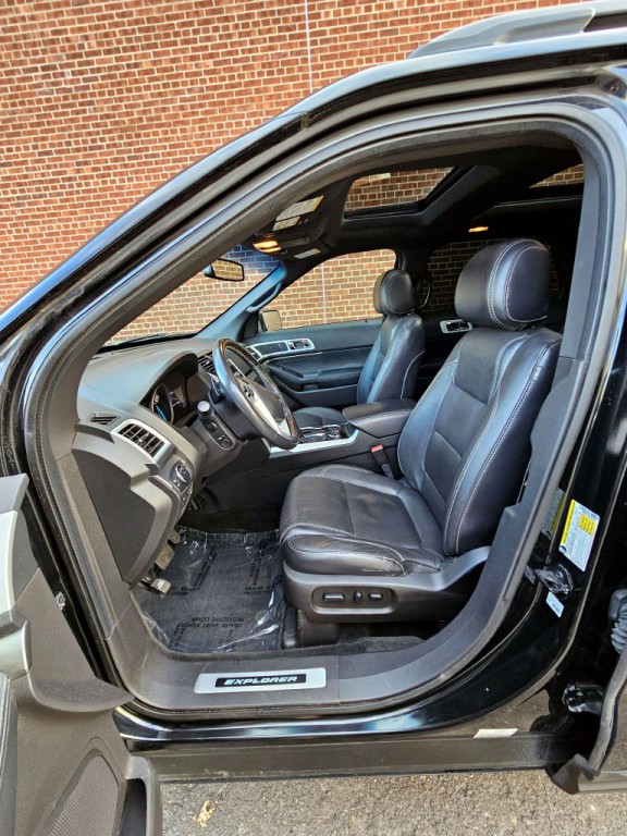 2015 Ford Explorer Image 8