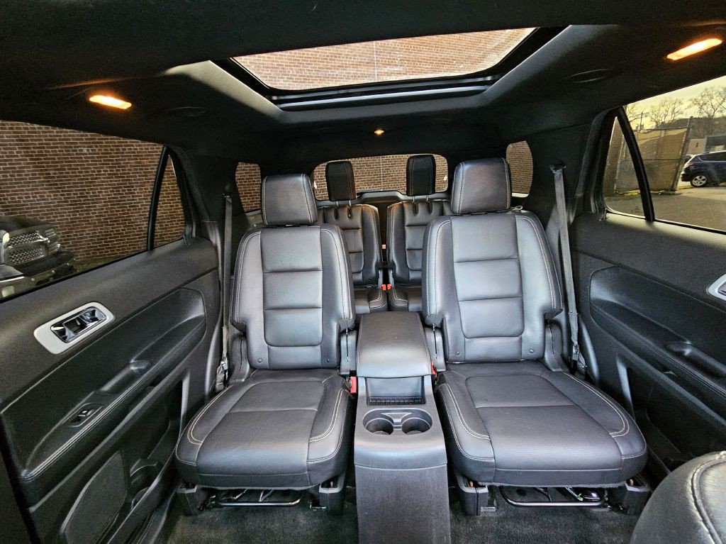 2015 Ford Explorer Image 12