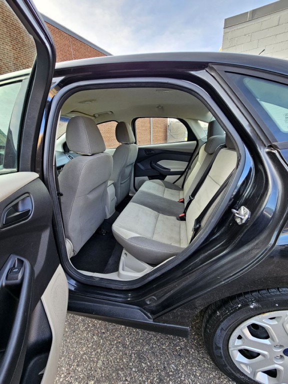 2012 Ford Focus Image 9