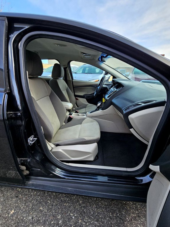 2012 Ford Focus Image 10