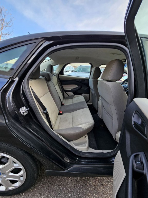 2012 Ford Focus Image 11