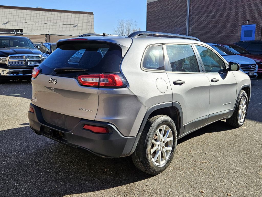 2016 Jeep Cherokee Image 2