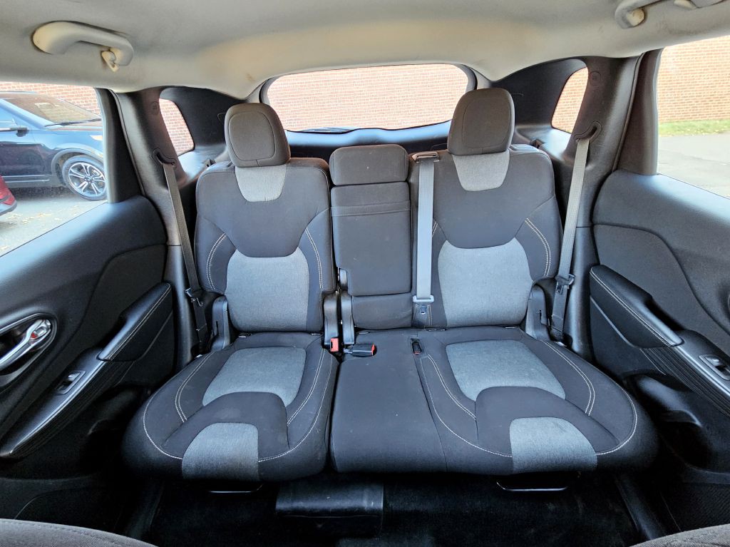 2016 Jeep Cherokee Image 12