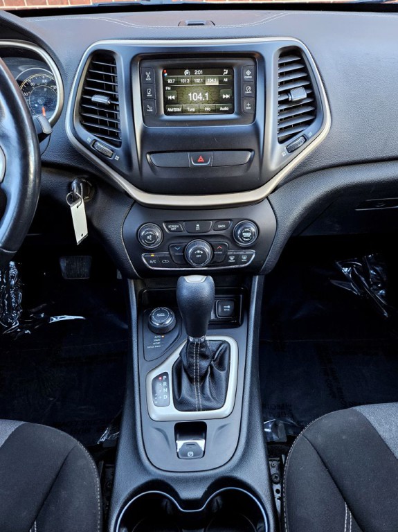 2016 Jeep Cherokee Image 14