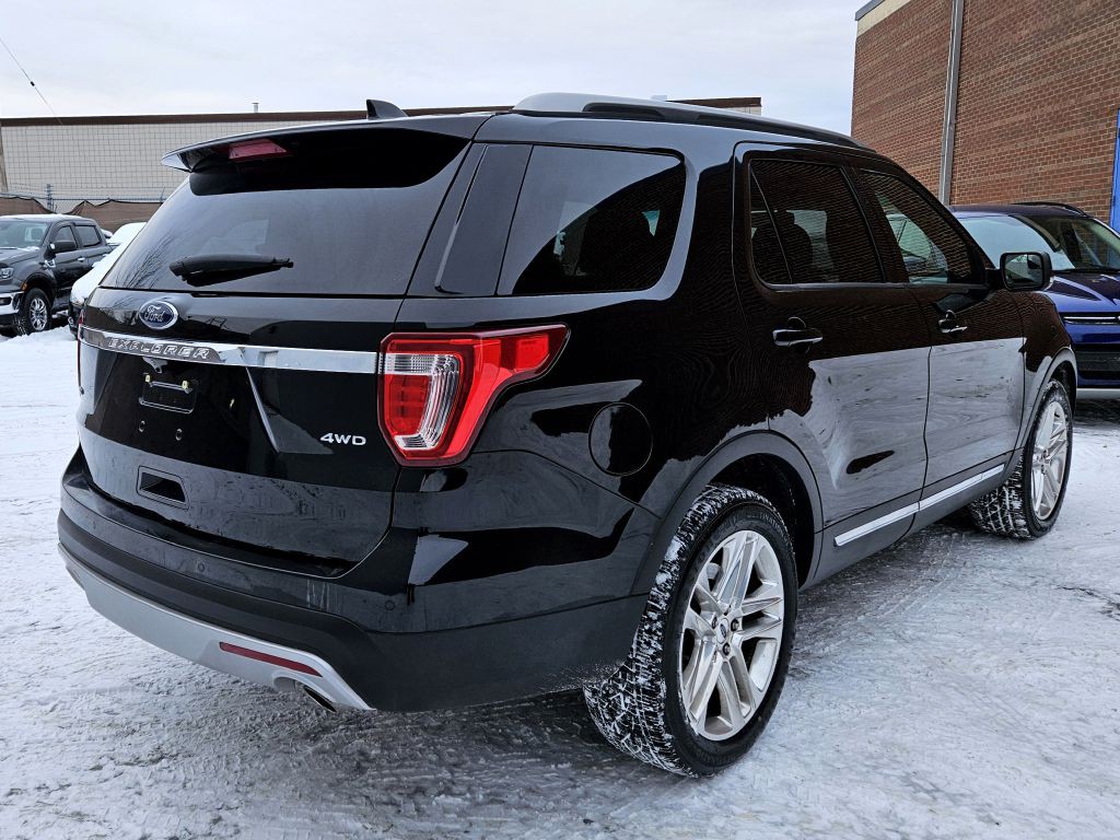 2016 Ford Explorer Image 2