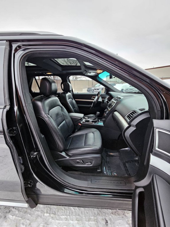 2016 Ford Explorer Image 8