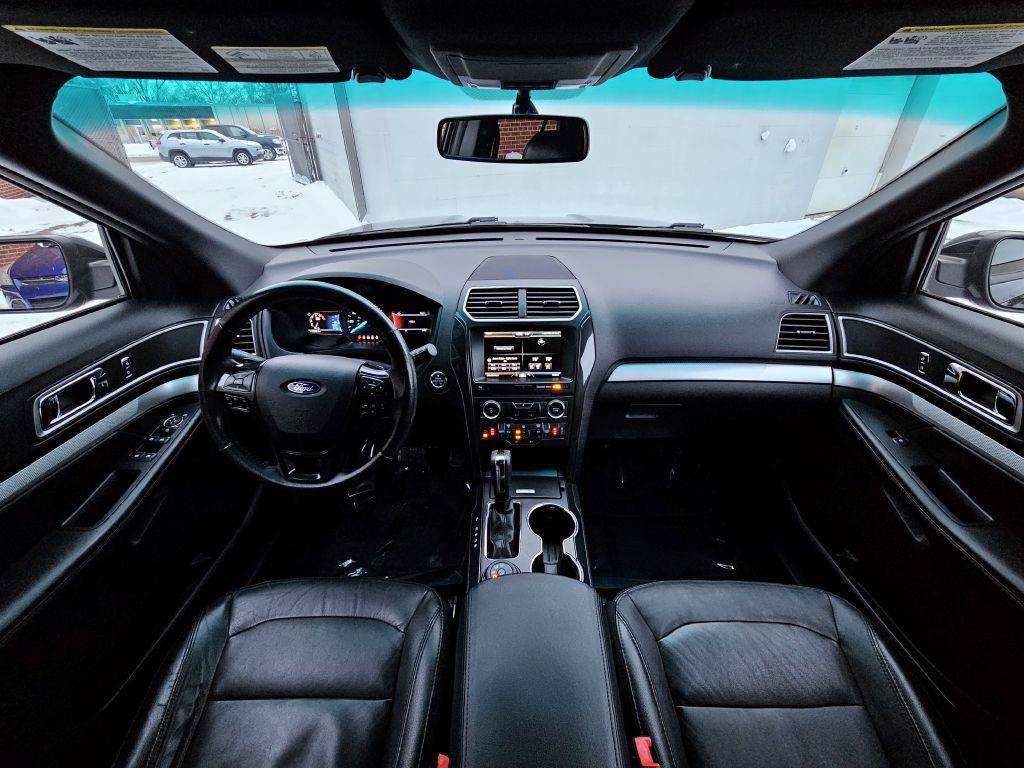 2016 Ford Explorer Image 13