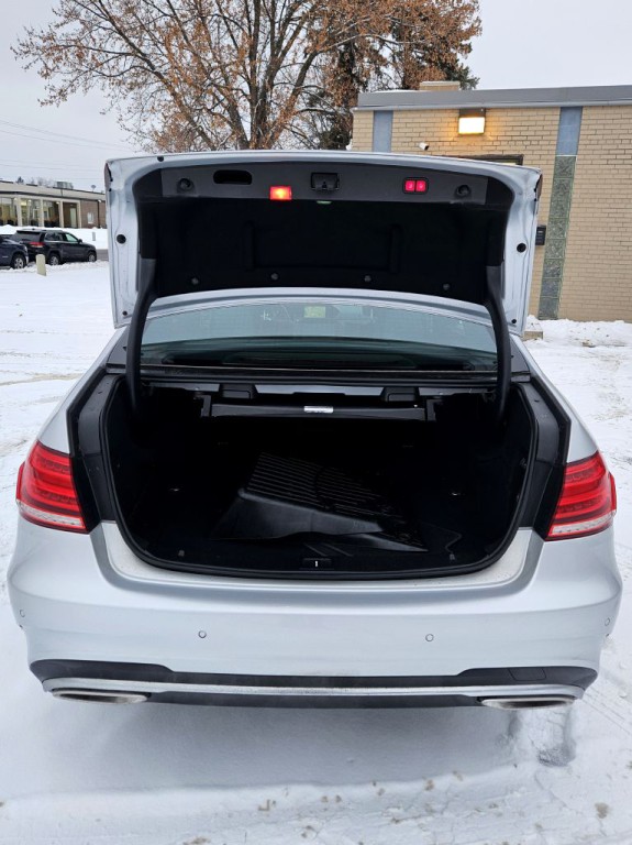 2016 Mercedes-Benz E-Class Image 7