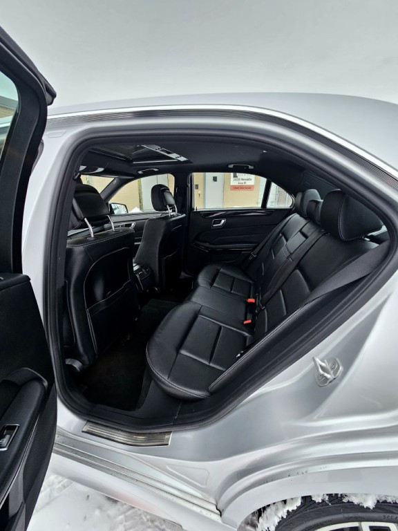 2016 Mercedes-Benz E-Class Image 9