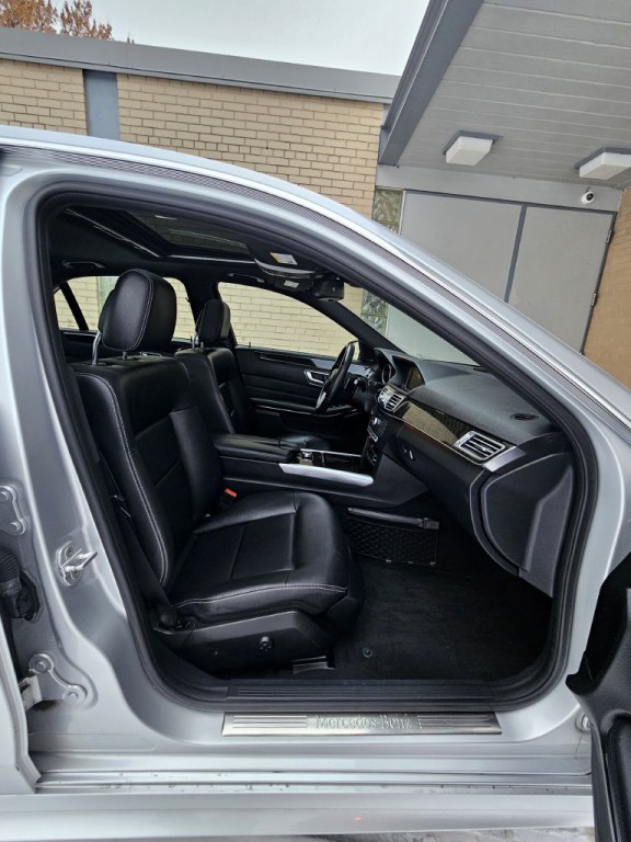 2016 Mercedes-Benz E-Class Image 10