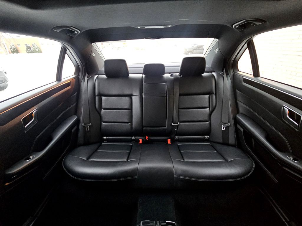 2016 Mercedes-Benz E-Class Image 12