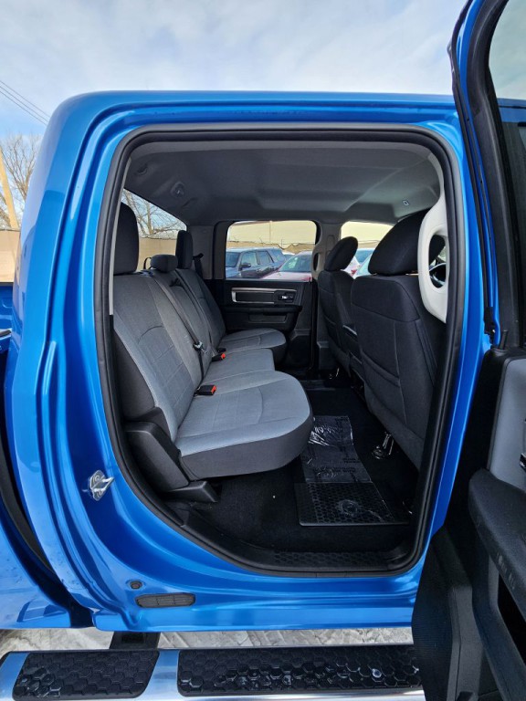 2021 RAM 1500 Image 9