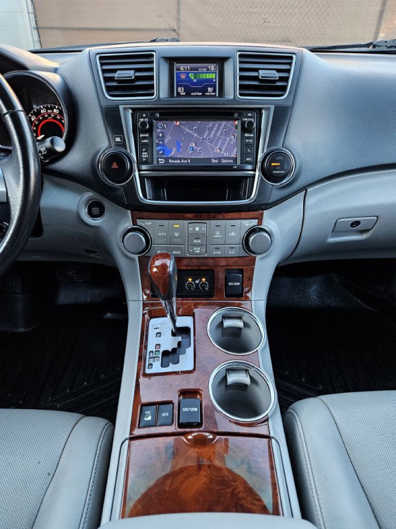 2013 Toyota Highlander Image 14