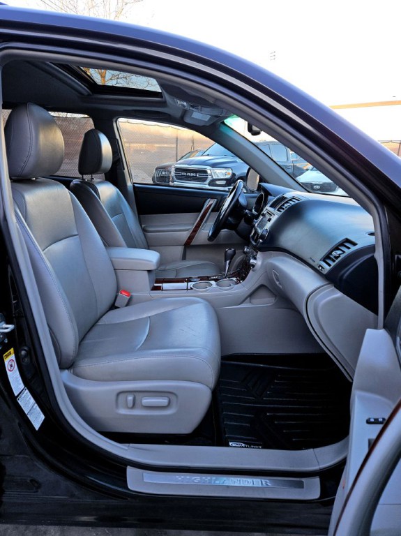 2013 Toyota Highlander Image 11