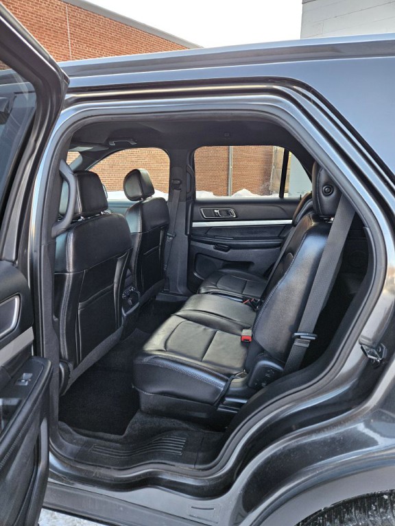 2017 Ford Explorer Image 10