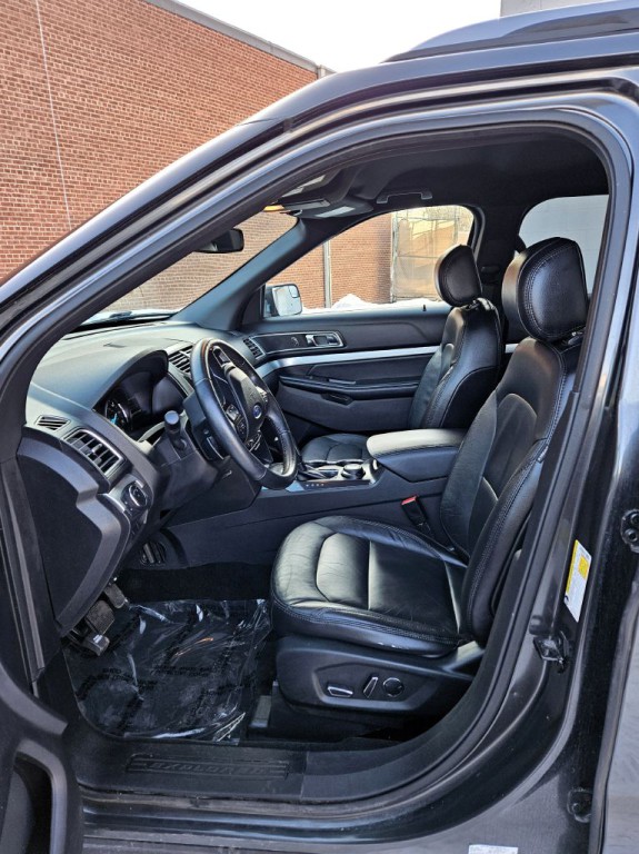 2017 Ford Explorer Image 11