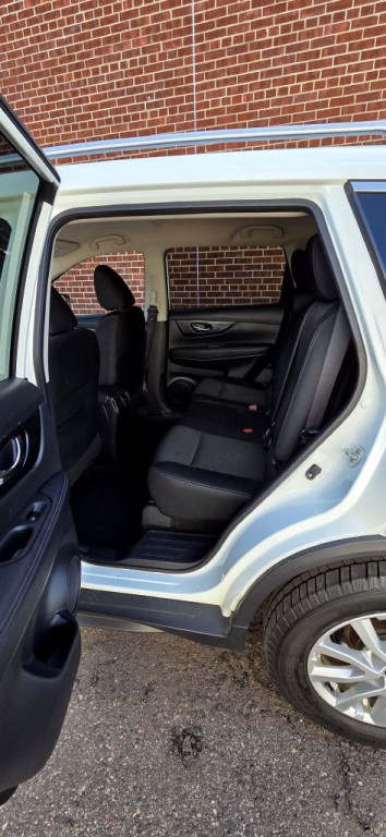 2018 Nissan Rogue Image 10