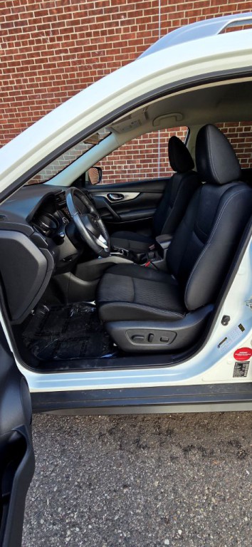 2018 Nissan Rogue Image 12