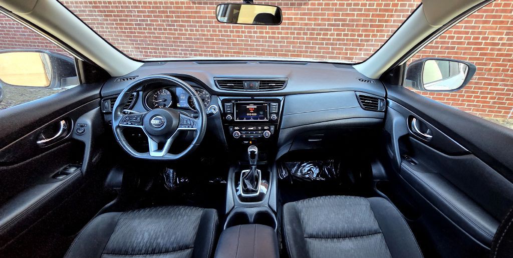 2018 Nissan Rogue Image 13