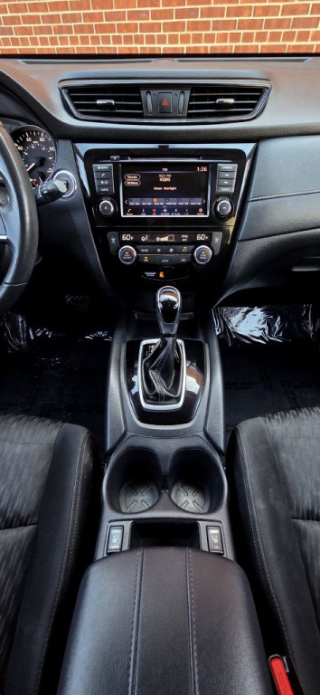 2018 Nissan Rogue Image 14