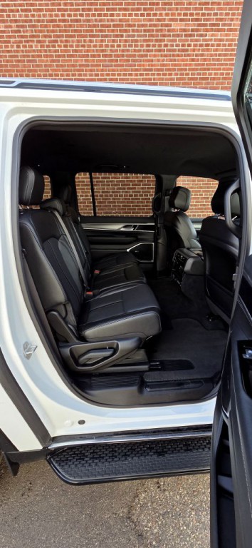 2025 Jeep Wagoneer Image 9