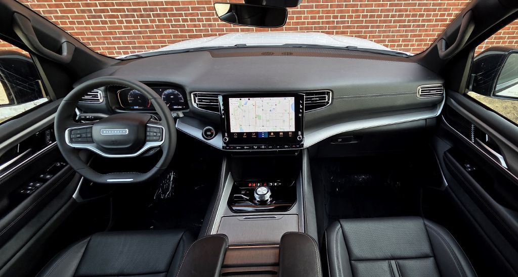 2025 Jeep Wagoneer Image 13