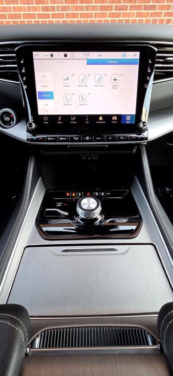 2025 Jeep Wagoneer Image 14