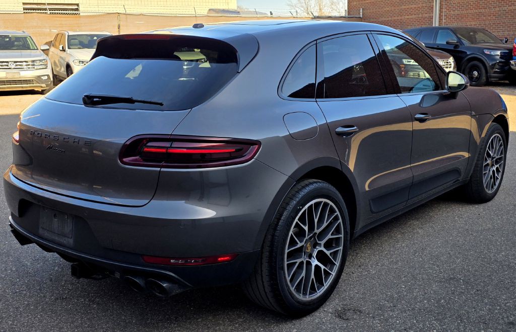 2018 Porsche Macan Image 2