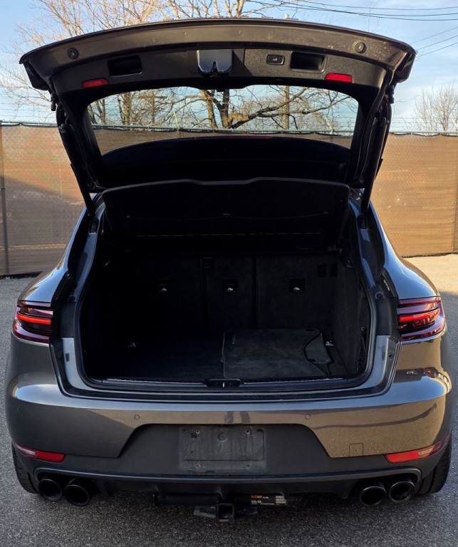 2018 Porsche Macan Image 7