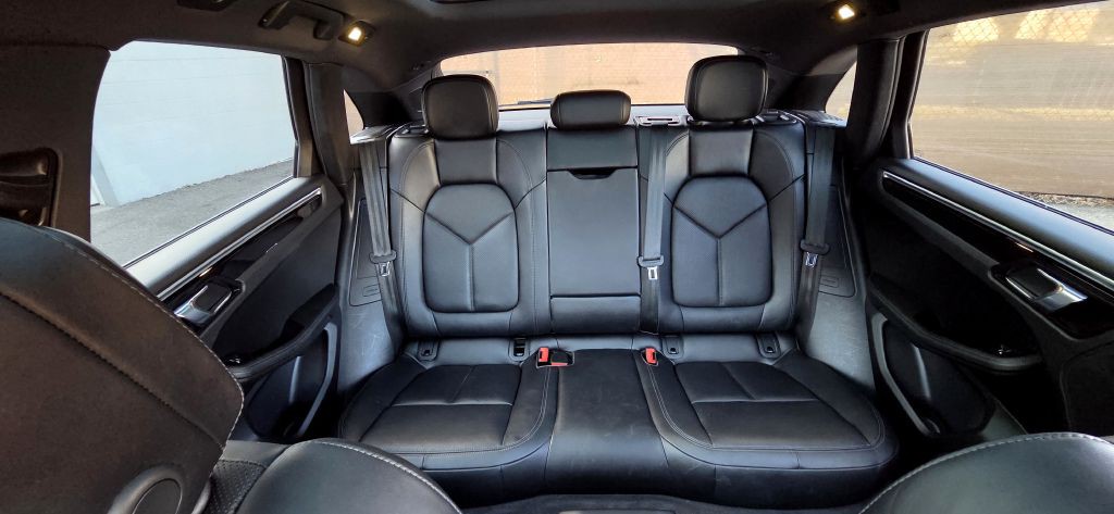 2018 Porsche Macan Image 8